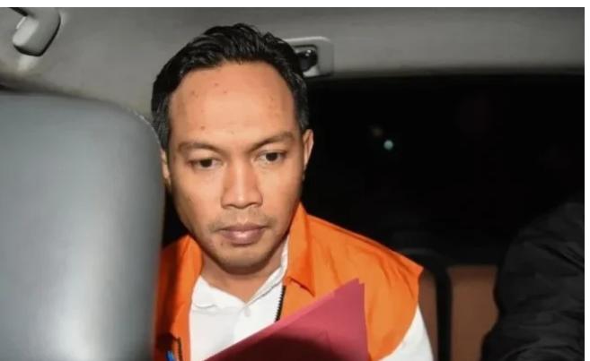 KPK periksa 8 Pejabat pemkab Cilacap , Terkait Bupati Syamsul