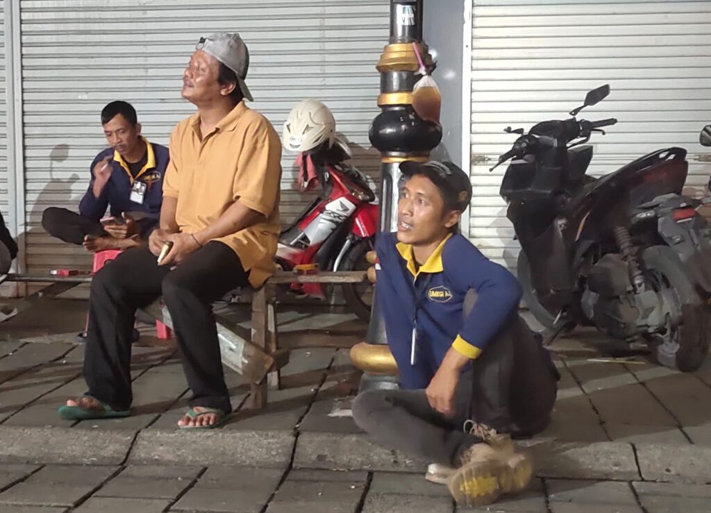 Gawat!!! Ular Piton Muncul di Gorong-Gorong Kota Lama Jl. Mpu Tantular Semarang