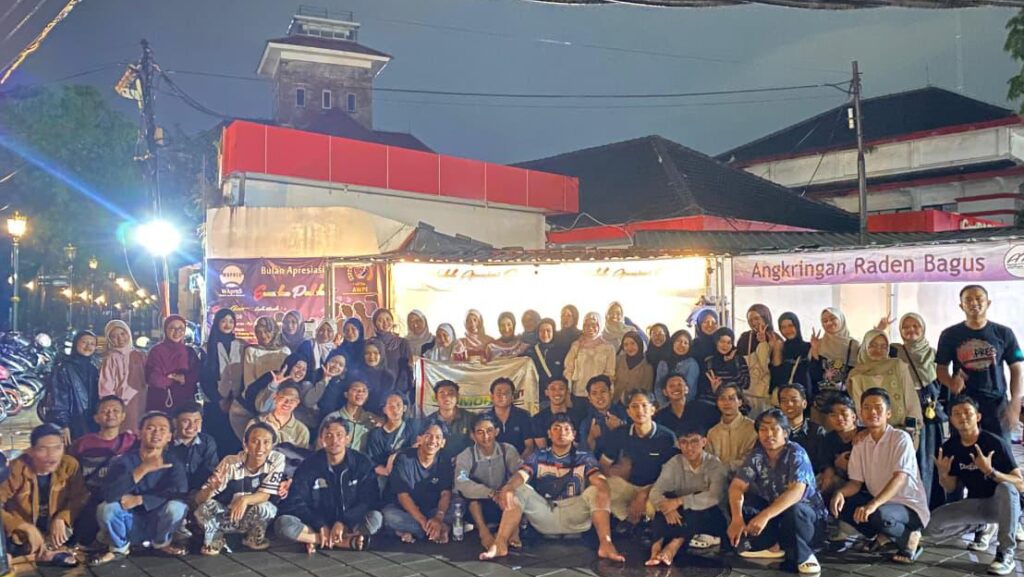 Hujan Bukan Halangan: Kemeriahan Kolaborasi Cookies dan Happynest CSSMoRA yang Berakhir Syahdu di Panggung WApreS